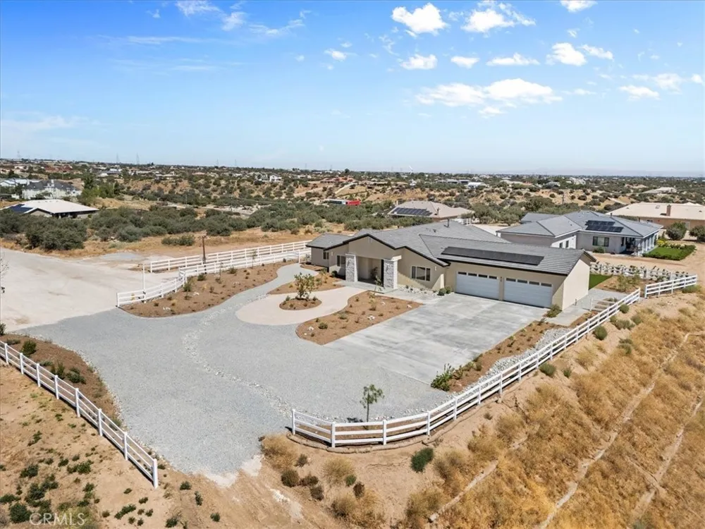 10830 Emerson Road Oak Hills, CA 92344