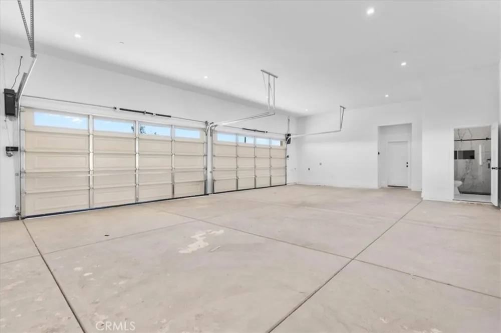 10830 Emerson Road Oak Hills, CA 92344