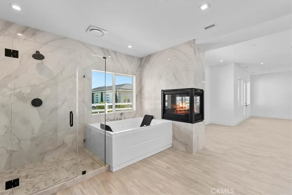 10830 Emerson Road Oak Hills, CA 92344
