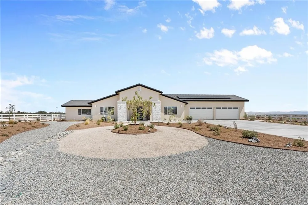 10830 Emerson Road Oak Hills, CA 92344