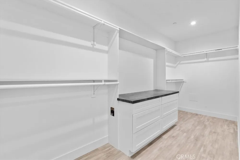 10830 Emerson Road Oak Hills, CA 92344