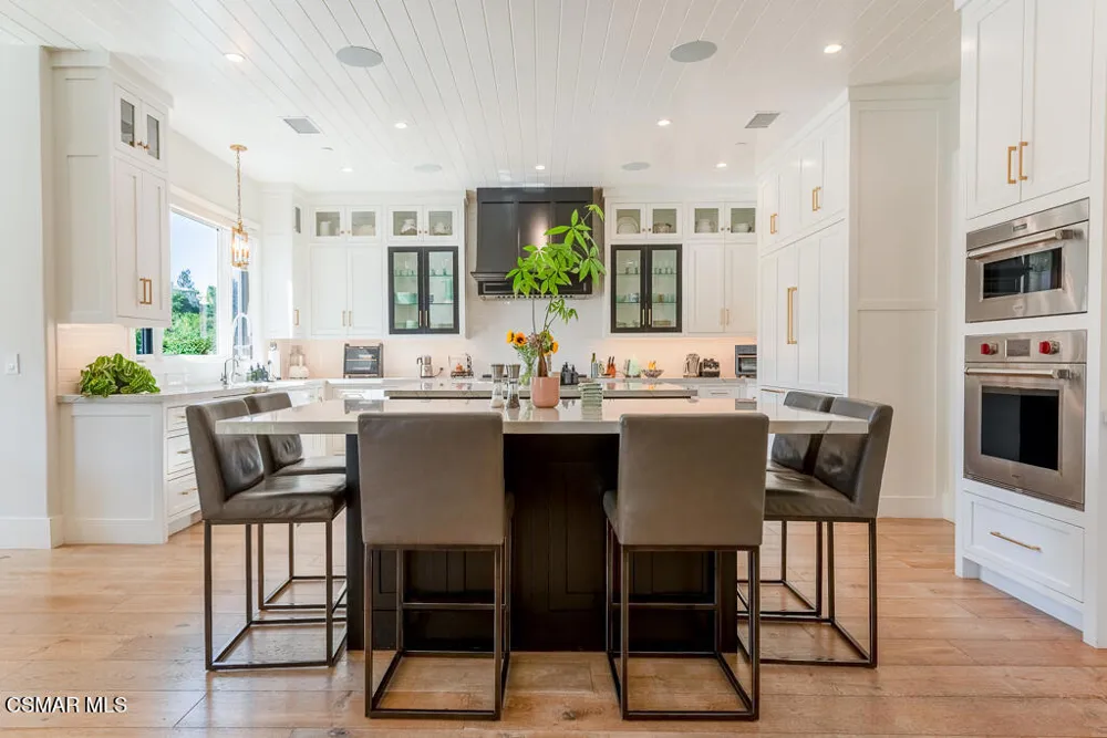 224 Lake Sherwood Drive Lake Sherwood, CA 91361