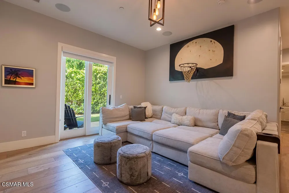 224 Lake Sherwood Drive Lake Sherwood, CA 91361