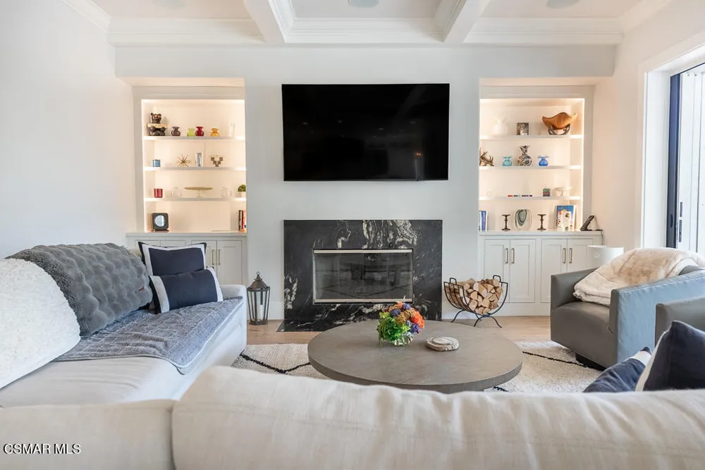 224 Lake Sherwood Drive Lake Sherwood, CA 91361