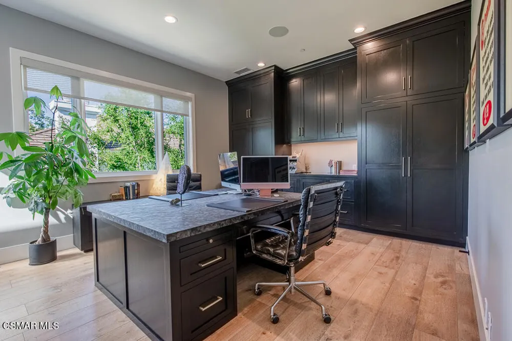 224 Lake Sherwood Drive Lake Sherwood, CA 91361