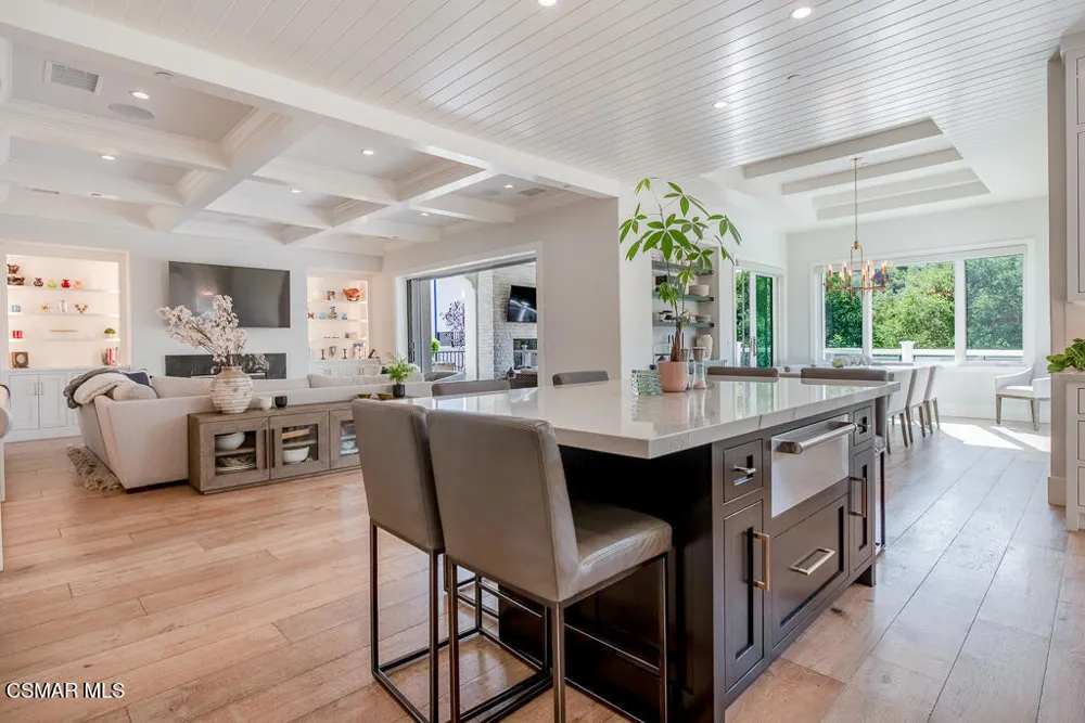 224 Lake Sherwood Drive Lake Sherwood, CA 91361