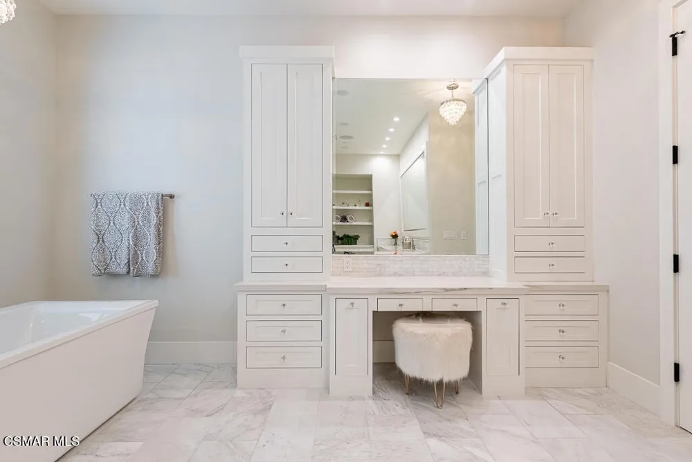 224 Lake Sherwood Drive Lake Sherwood, CA 91361