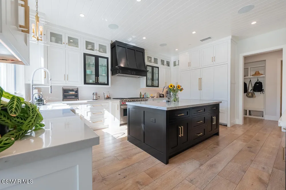 224 Lake Sherwood Drive Lake Sherwood, CA 91361