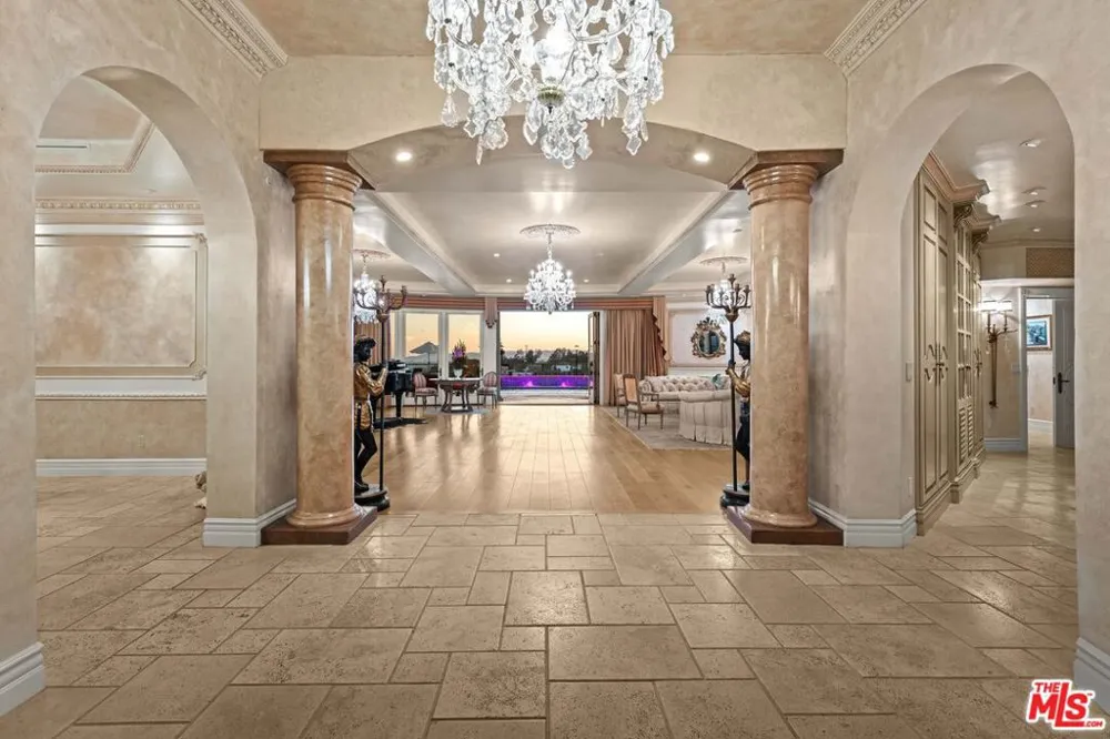 1575 Alexis Place Beverly Hills, CA 90210