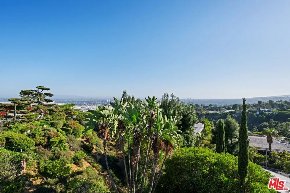 1575 Alexis Place Beverly Hills, CA 90210