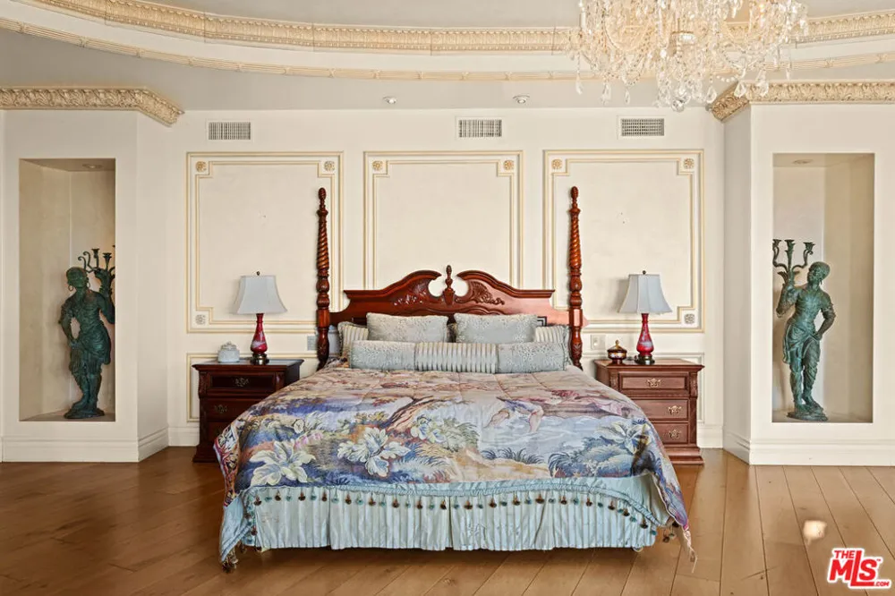 1575 Alexis Place Beverly Hills, CA 90210