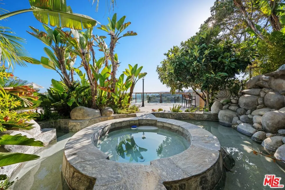 1575 Alexis Place Beverly Hills, CA 90210