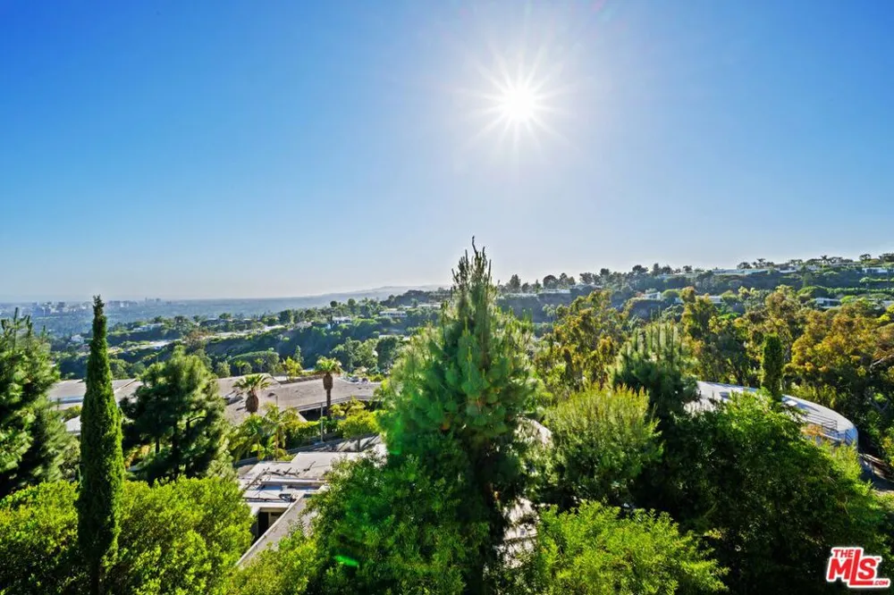 1575 Alexis Place Beverly Hills, CA 90210