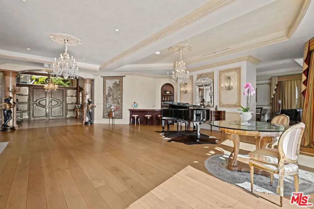 1575 Alexis Place Beverly Hills, CA 90210
