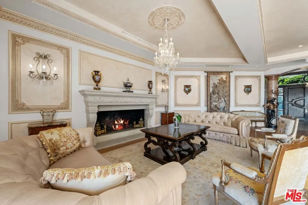 1575 Alexis Place Beverly Hills, CA 90210