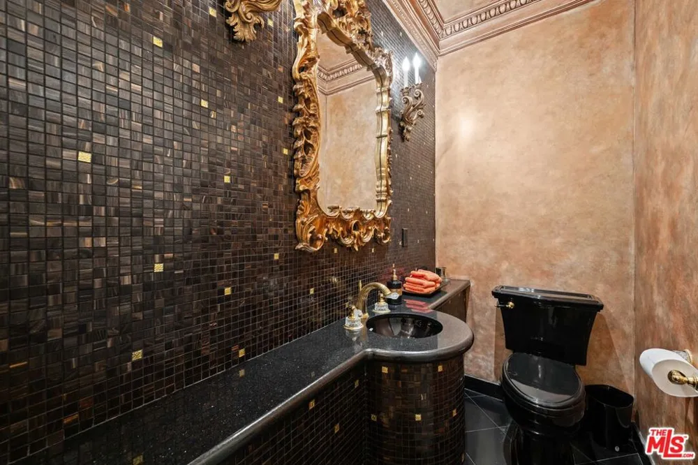 1575 Alexis Place Beverly Hills, CA 90210
