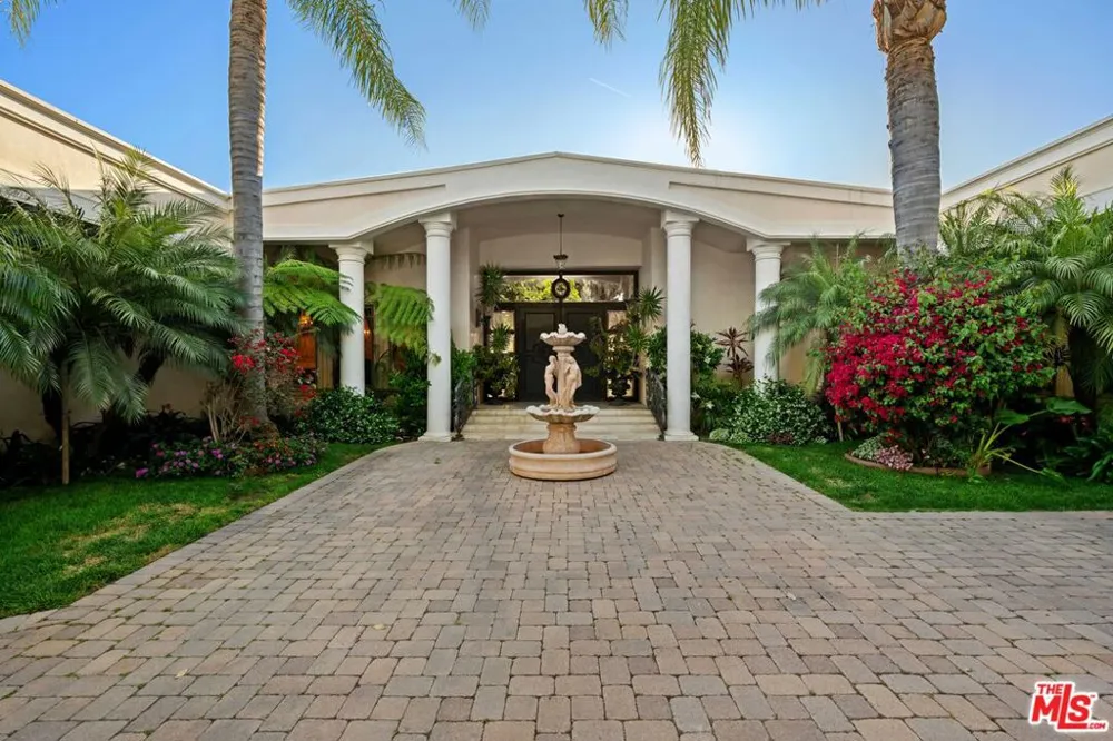 1575 Alexis Place Beverly Hills, CA 90210