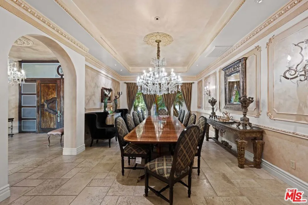 1575 Alexis Place Beverly Hills, CA 90210