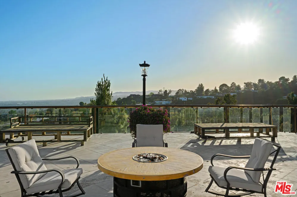 1575 Alexis Place Beverly Hills, CA 90210