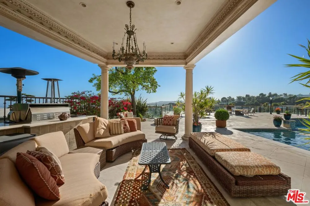 1575 Alexis Place Beverly Hills, CA 90210