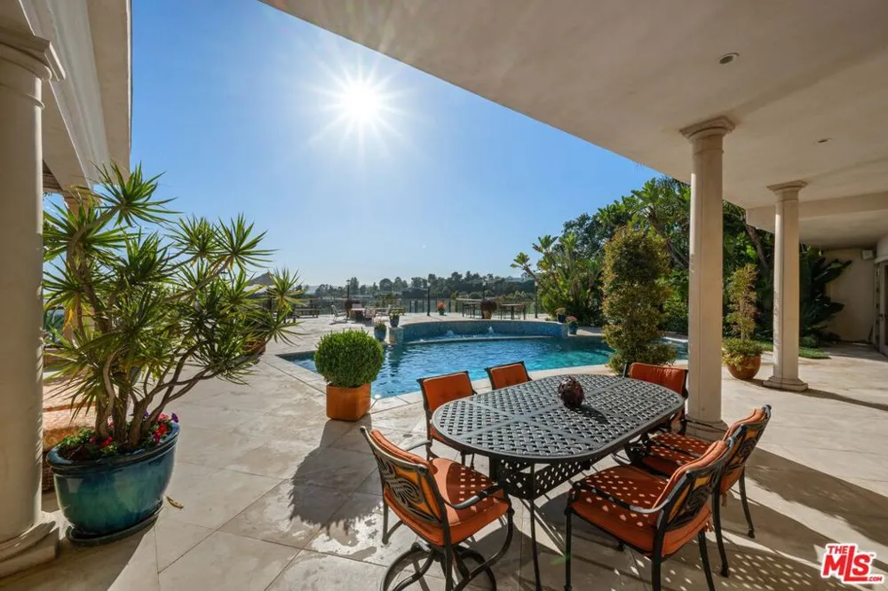 1575 Alexis Place Beverly Hills, CA 90210