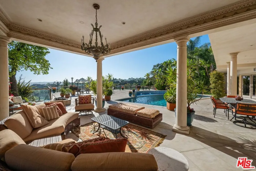 1575 Alexis Place Beverly Hills, CA 90210