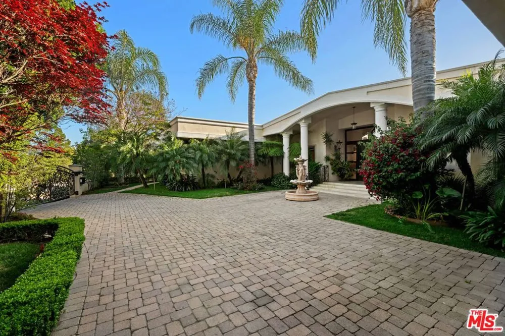 1575 Alexis Place Beverly Hills, CA 90210