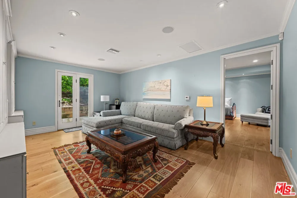 1575 Alexis Place Beverly Hills, CA 90210