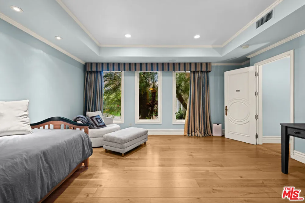 1575 Alexis Place Beverly Hills, CA 90210