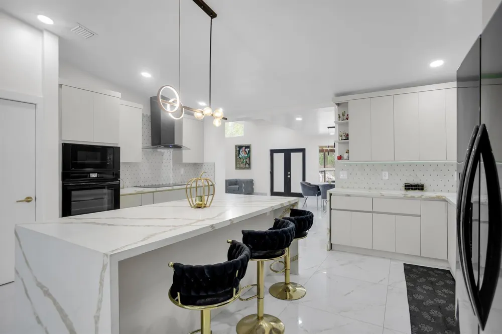 912 S 5th Street 