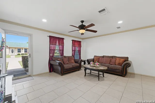 529 Guerra Ln Gonzales, TX 78629