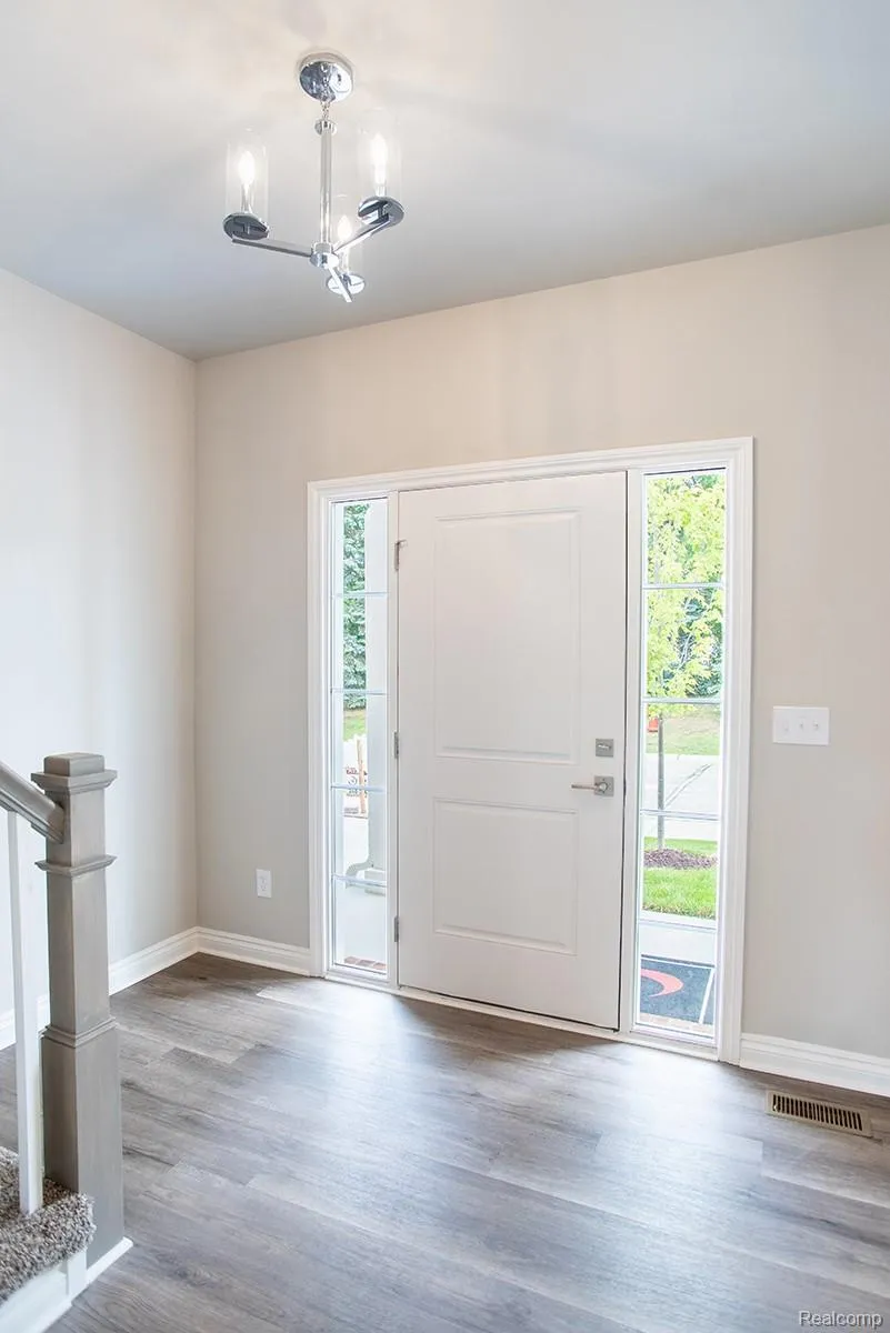 16 Grandview Circle #56 White Lake Charter Township, MI 48386