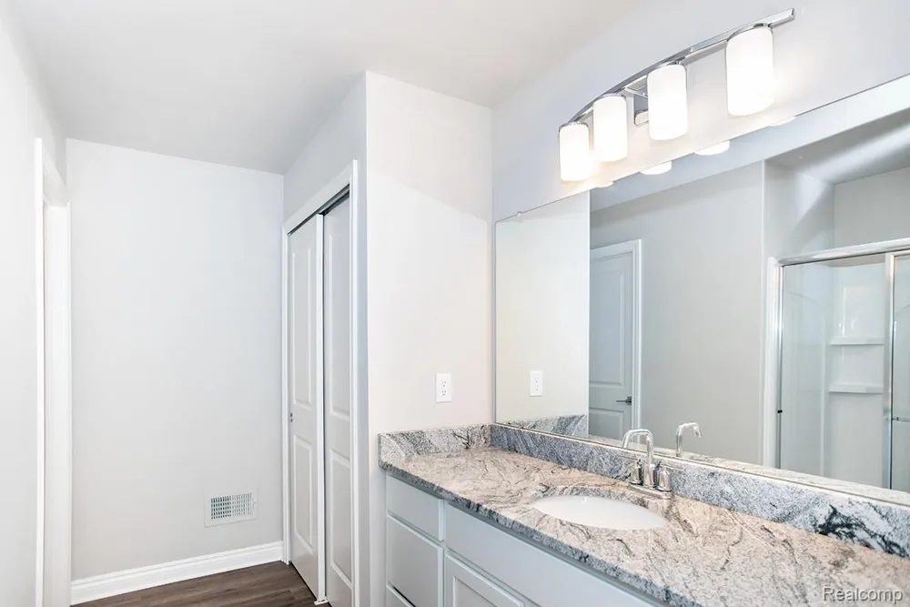 16 Grandview Circle #56 White Lake Charter Township, MI 48386