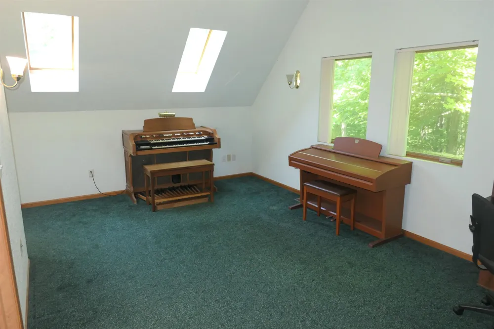 4769 Feather Trail Home Township, MI 48829