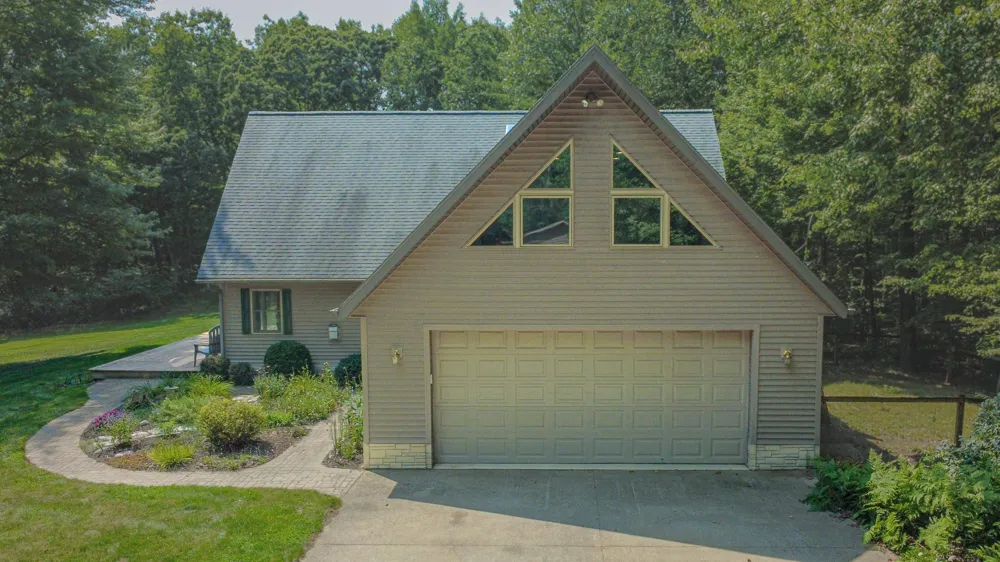 4769 Feather Trail Home Township, MI 48829