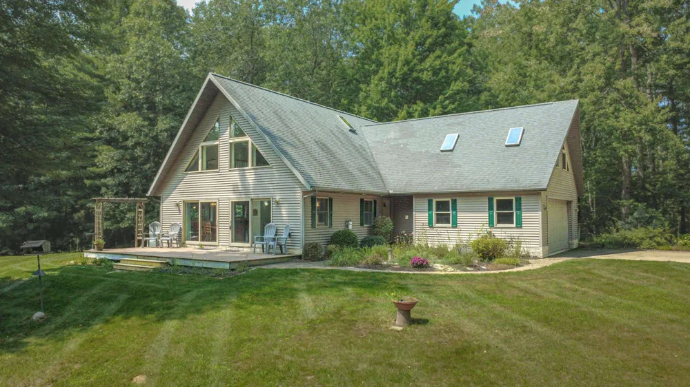 4769 Feather Trail Home Township, MI 48829