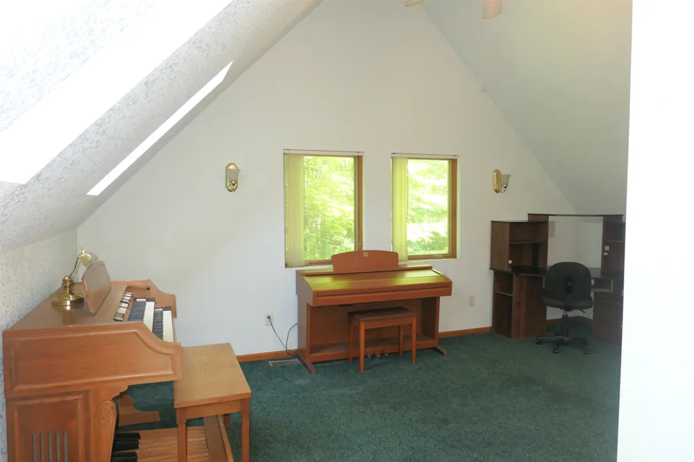 4769 Feather Trail Home Township, MI 48829