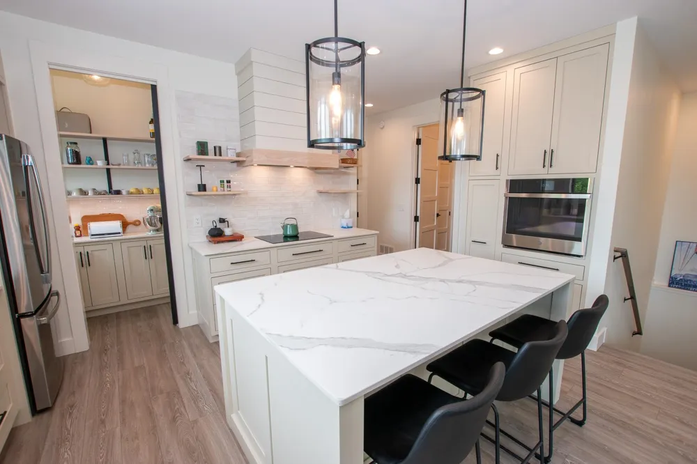 9742 E Peterson Road Leelanau Township, MI 49670