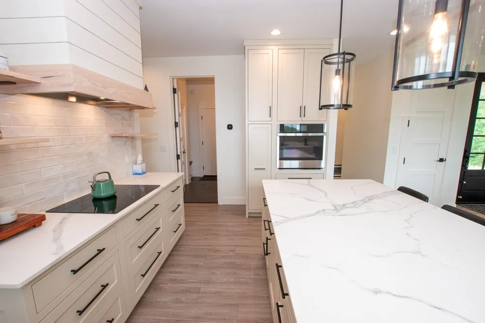 9742 E Peterson Road Leelanau Township, MI 49670
