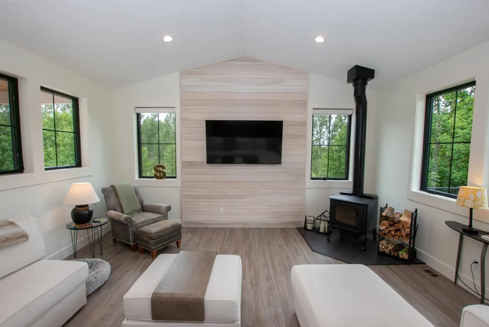 9742 E Peterson Road Leelanau Township, MI 49670