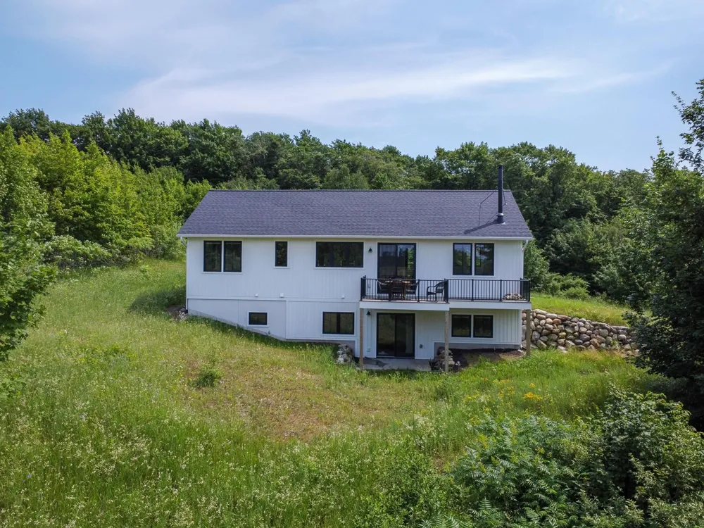 9742 E Peterson Road Leelanau Township, MI 49670