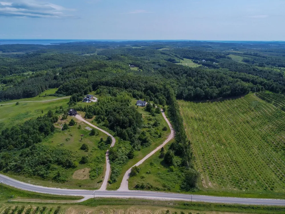 9742 E Peterson Road Leelanau Township, MI 49670