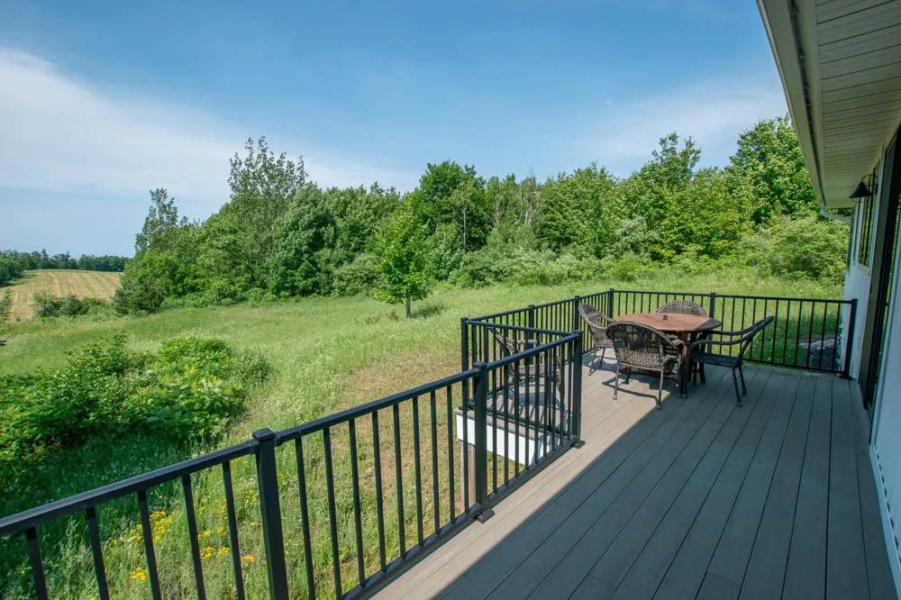 9742 E Peterson Road Leelanau Township, MI 49670