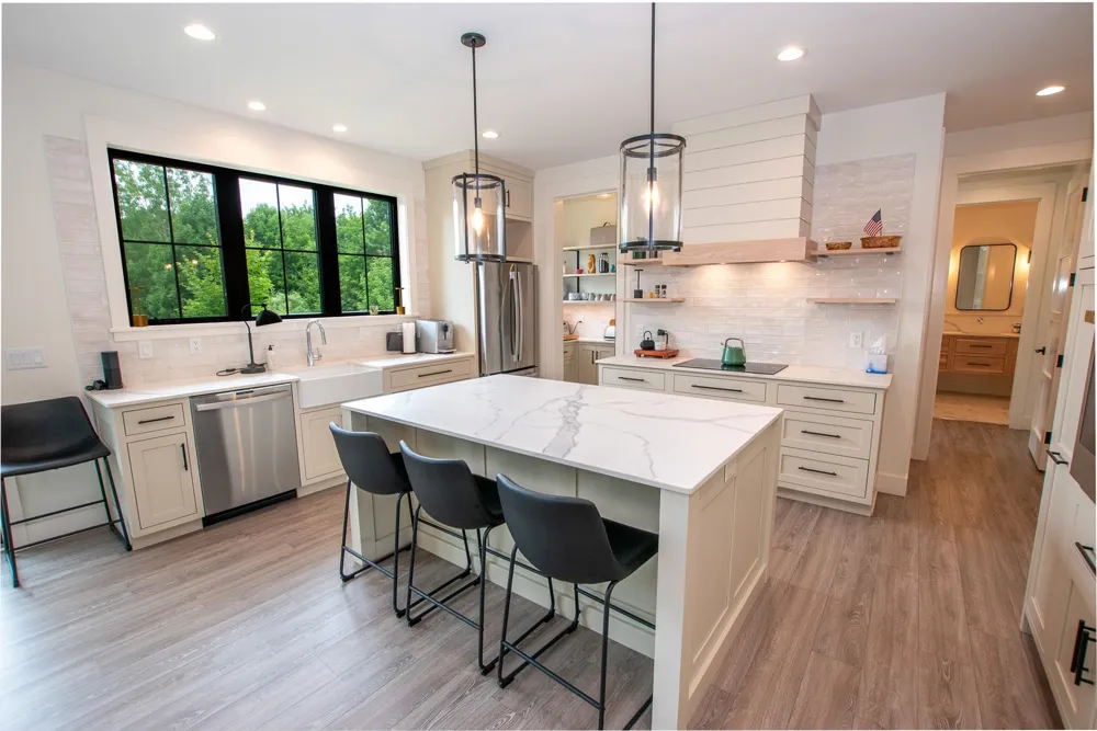 9742 E Peterson Road Leelanau Township, MI 49670