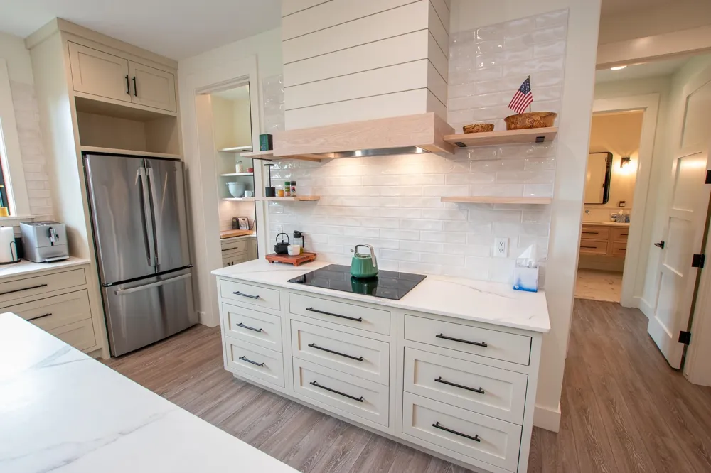 9742 E Peterson Road Leelanau Township, MI 49670