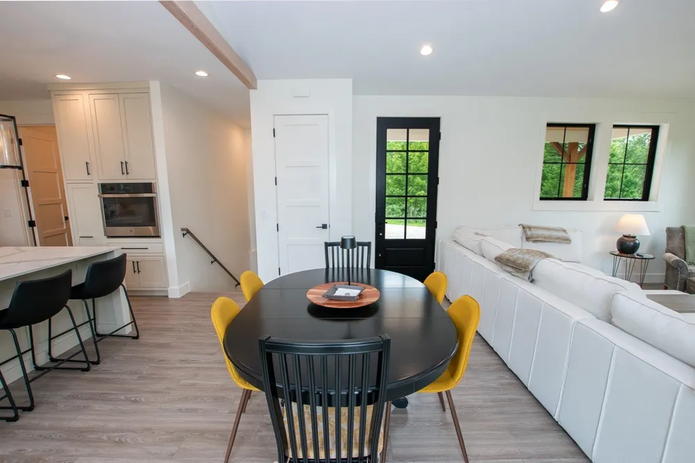 9742 E Peterson Road Leelanau Township, MI 49670