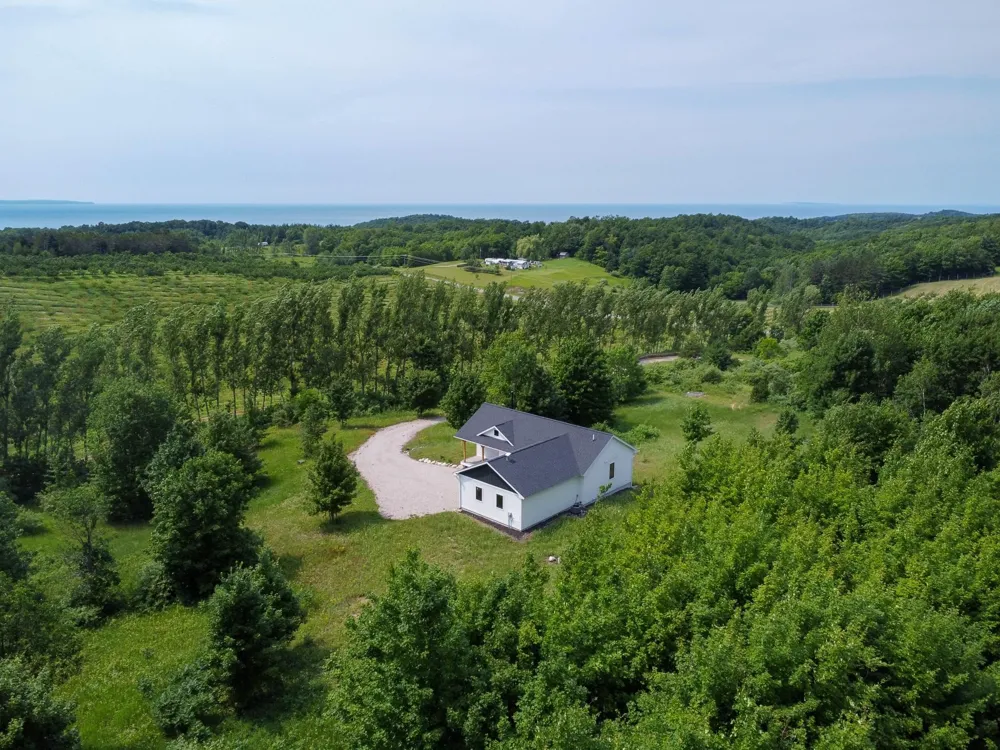 9742 E Peterson Road Leelanau Township, MI 49670