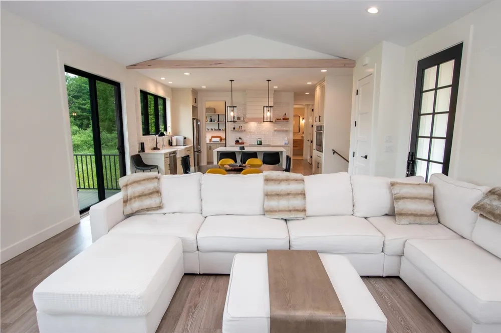 9742 E Peterson Road Leelanau Township, MI 49670