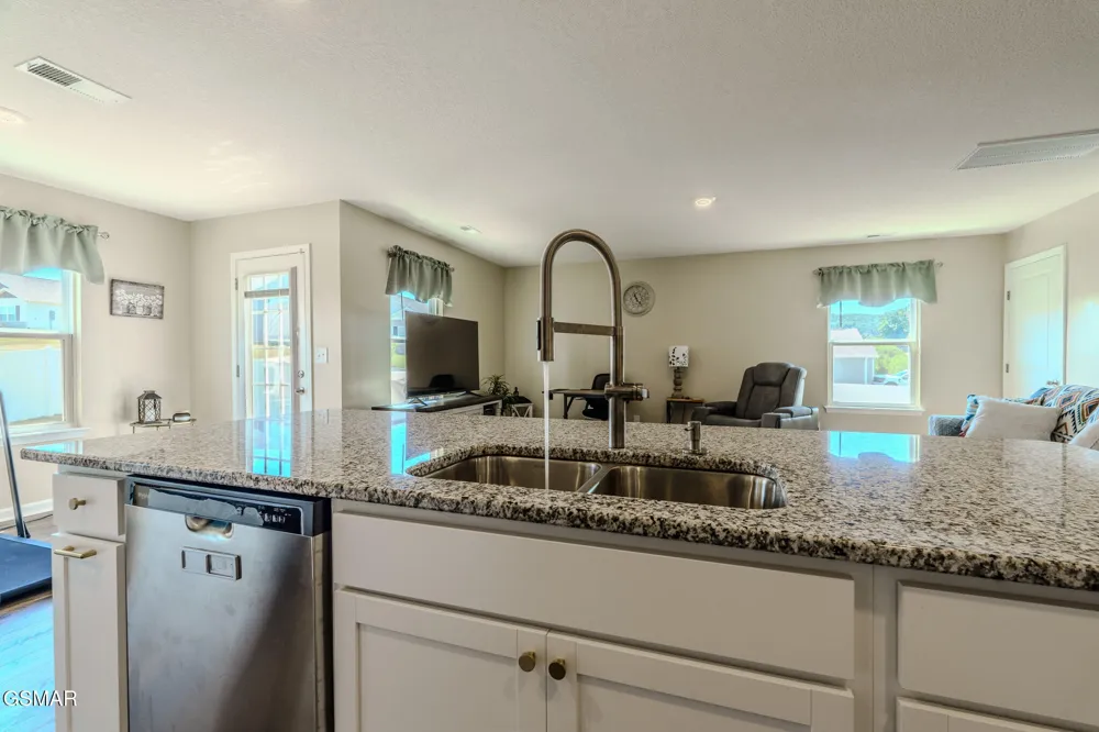4034 Wesoga Drive Dandridge, TN 37725