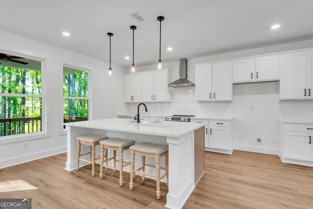 2735 Hallwood LN Suwanee, GA 30024